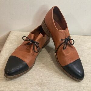 DJANGO & JULIETTE Sz 39 Kotty Leather Two Toned Colour Block Laces Pointy Flats